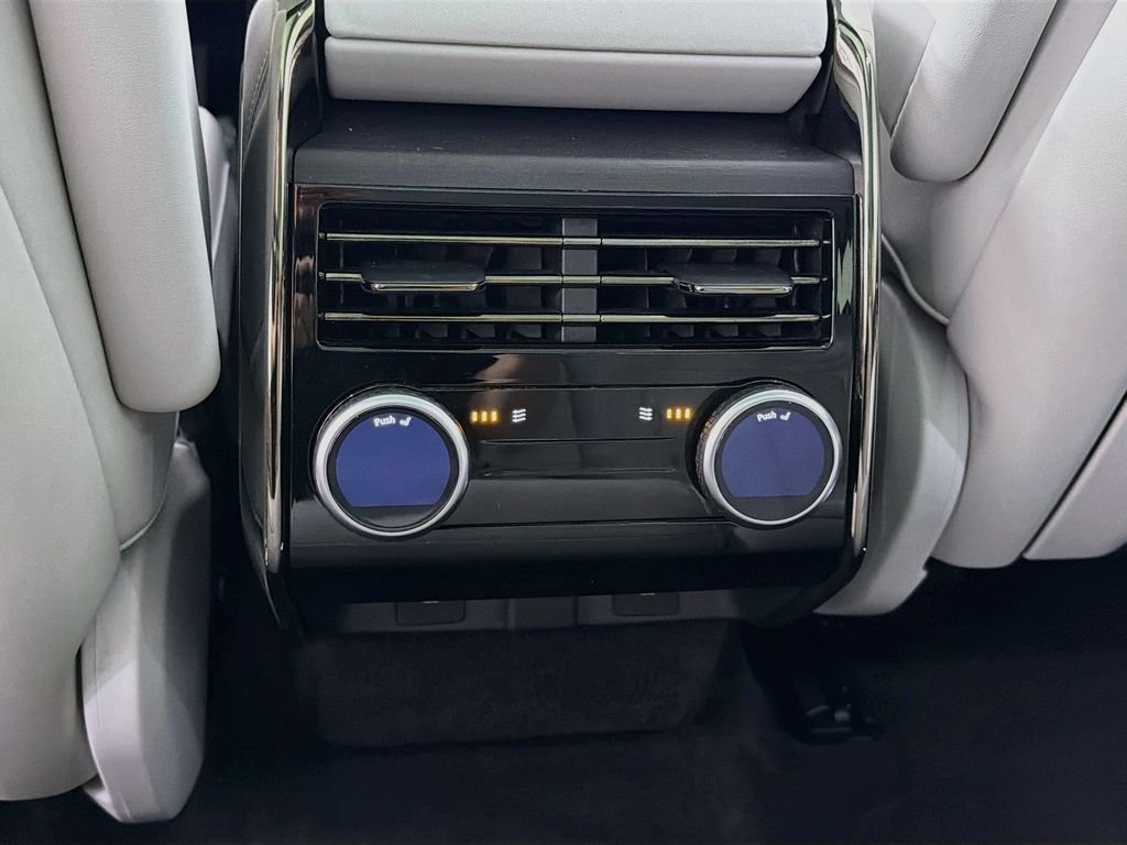 Used 2023 Portofino Blue Metallic Land Rover SE image 27
