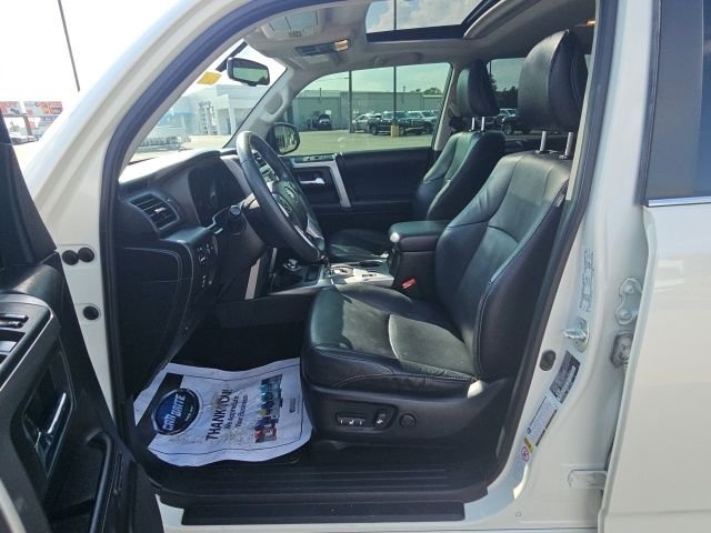 Used 2017 White Toyota  image 20