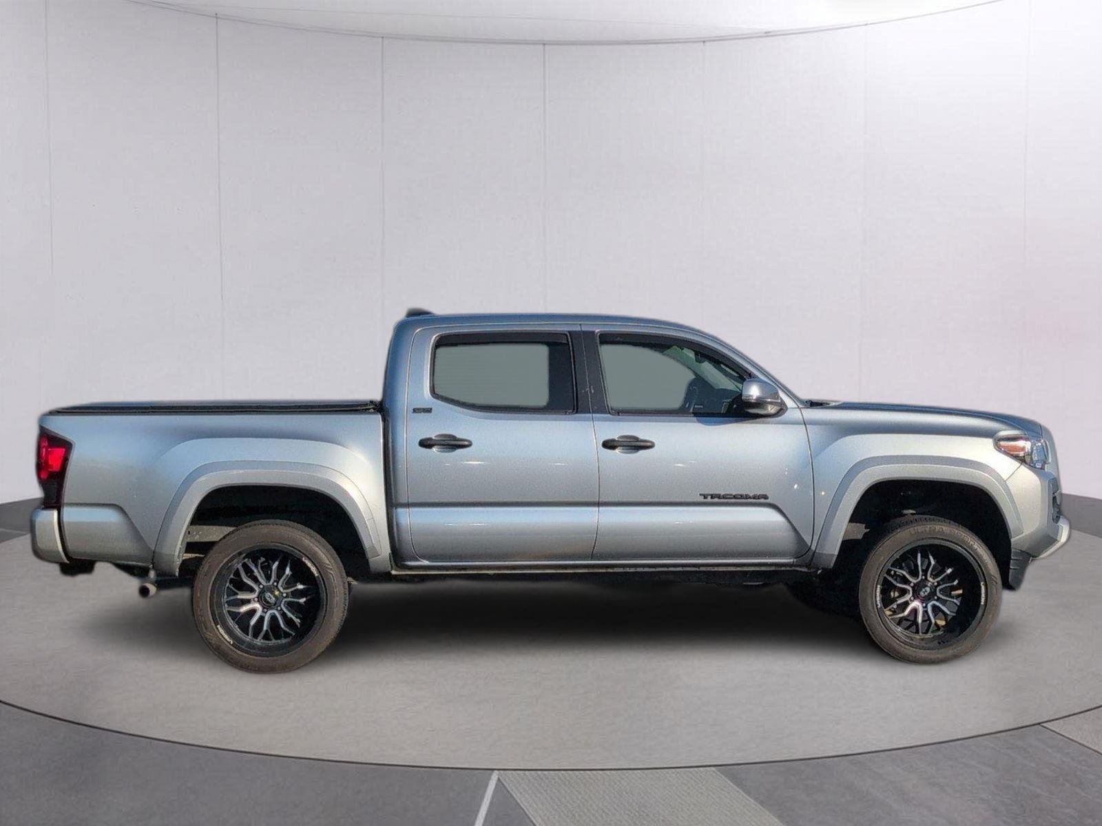 Used 2022 Celestial Silver Metallic Toyota SR5 V6 image 9