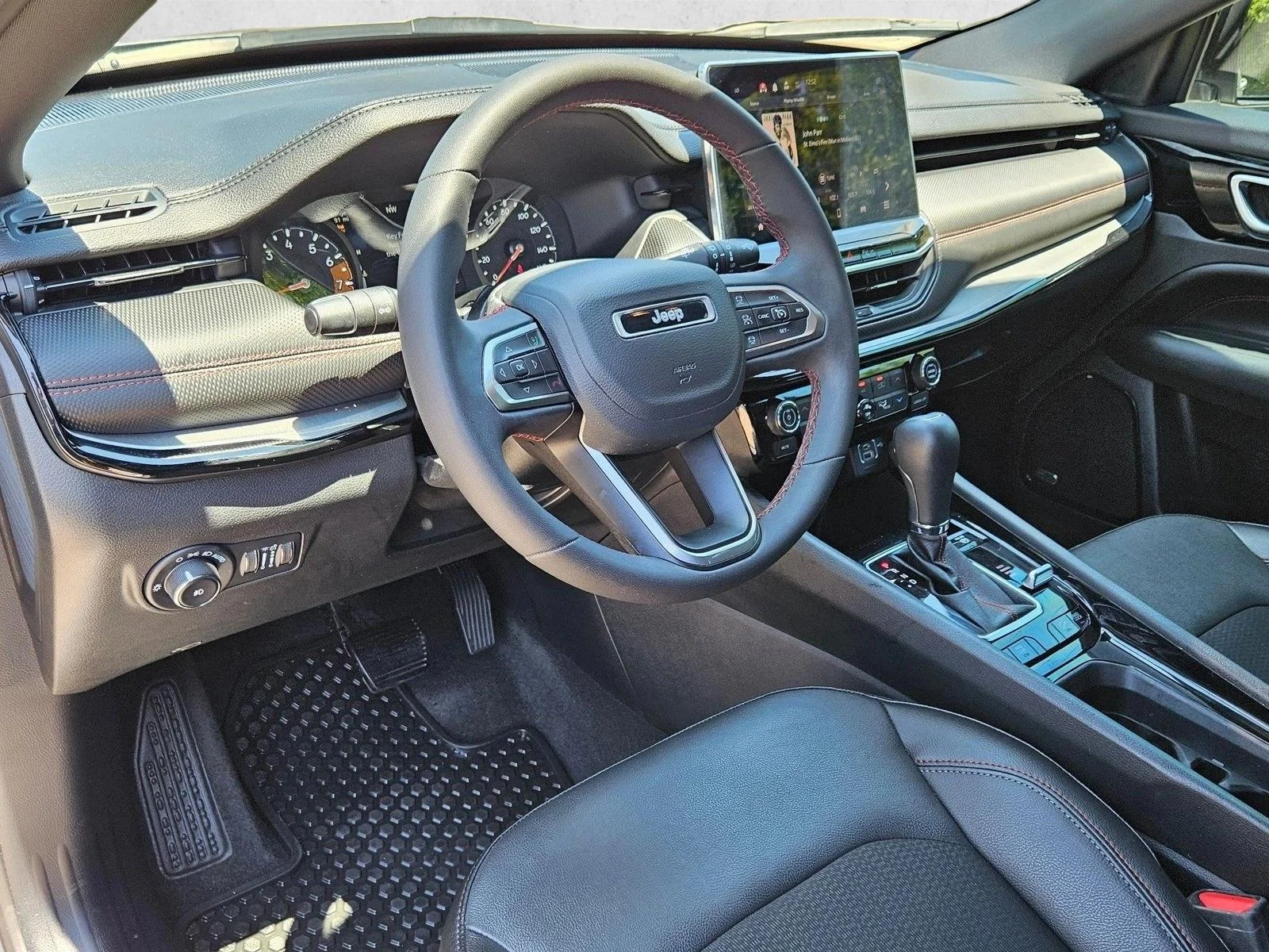 Used 2023 Billet Silver Metallic Clearcoat Jeep Trailhawk image 10