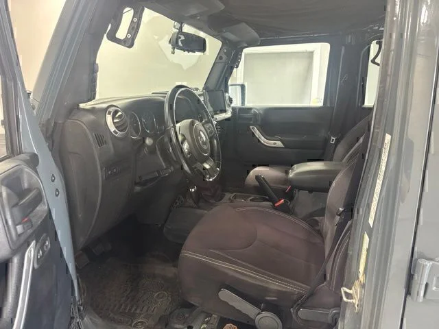 Used 2014 Gray Jeep Unlimited Rubicon image 12