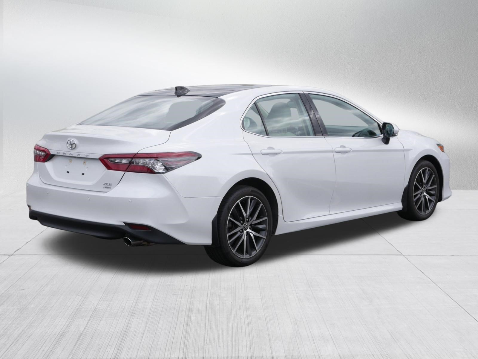 Used 2023 Wind Chill Pearl Toyota XLE image 7