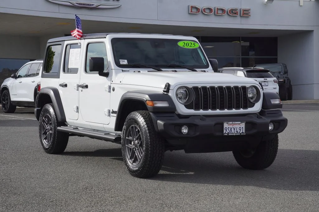 Used 2025 White Jeep Sport S image 1
