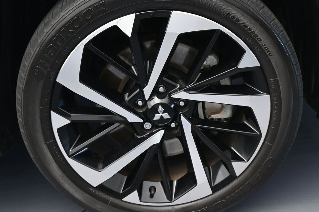Used 2024 White Mitsubishi SEL image 46