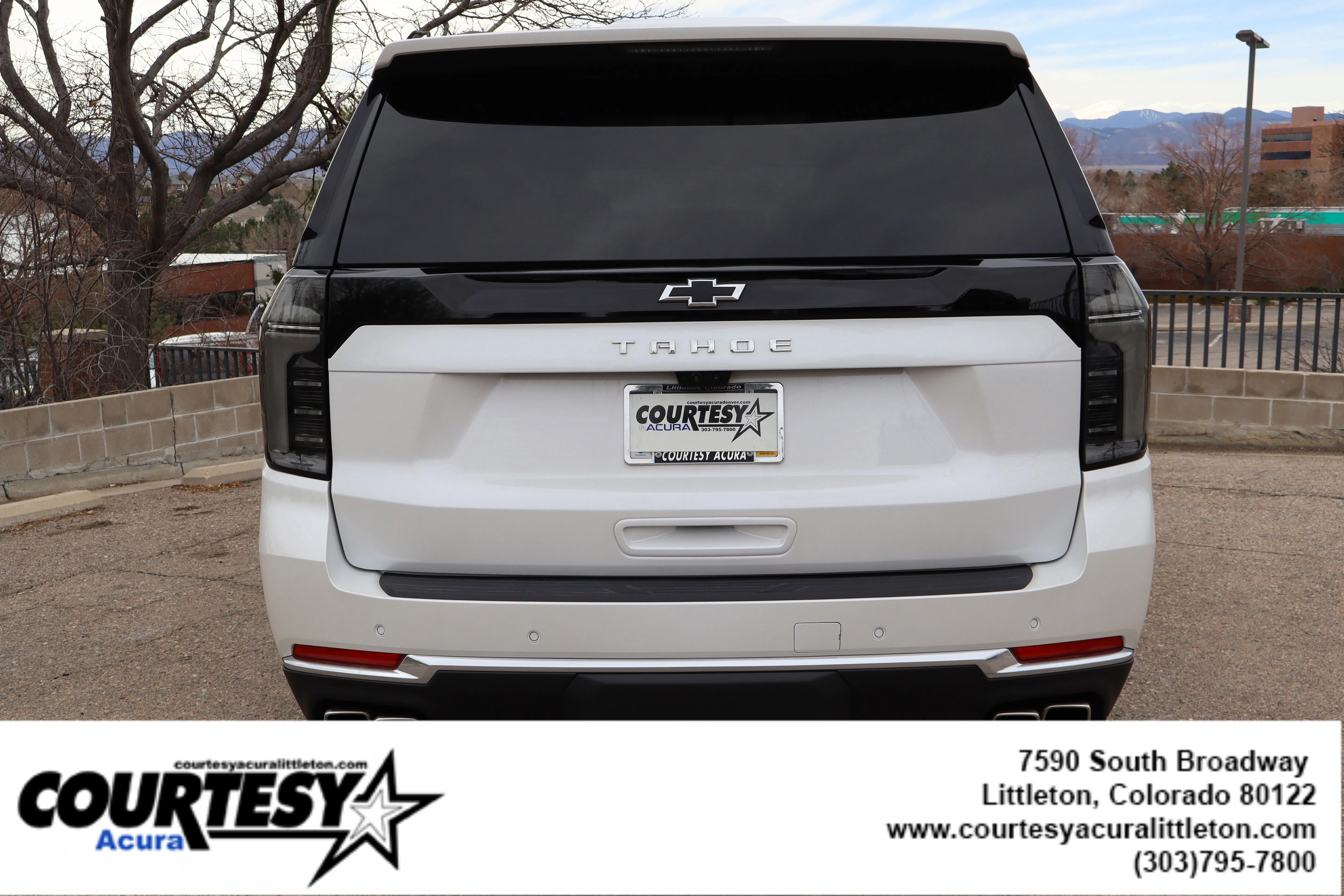 Used 2025 Iridescent Pearl Tricoat Chevrolet High Country image 5