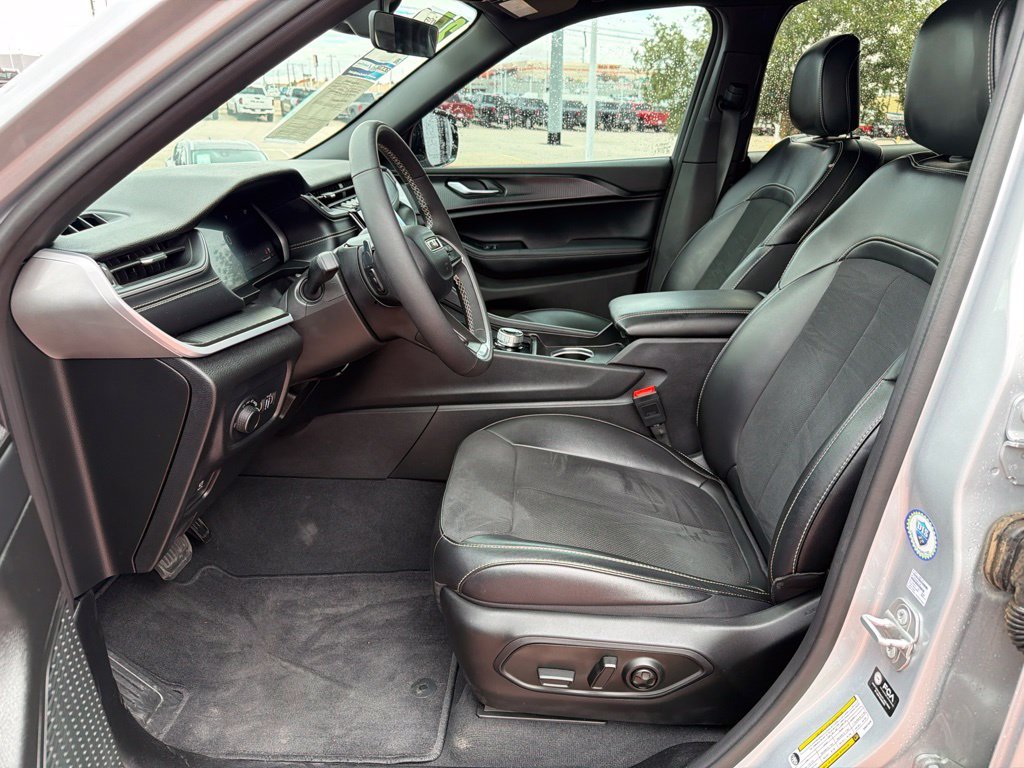 Used 2025 Silver Jeep Altitude X image 15