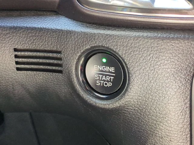 Used 2019 Blue Ford Lariat image 27