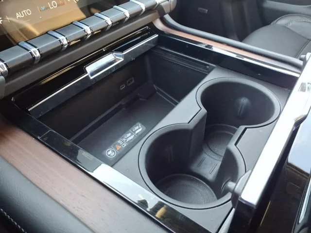 Used 2025 Sterling Metallic GMC Denali image 25