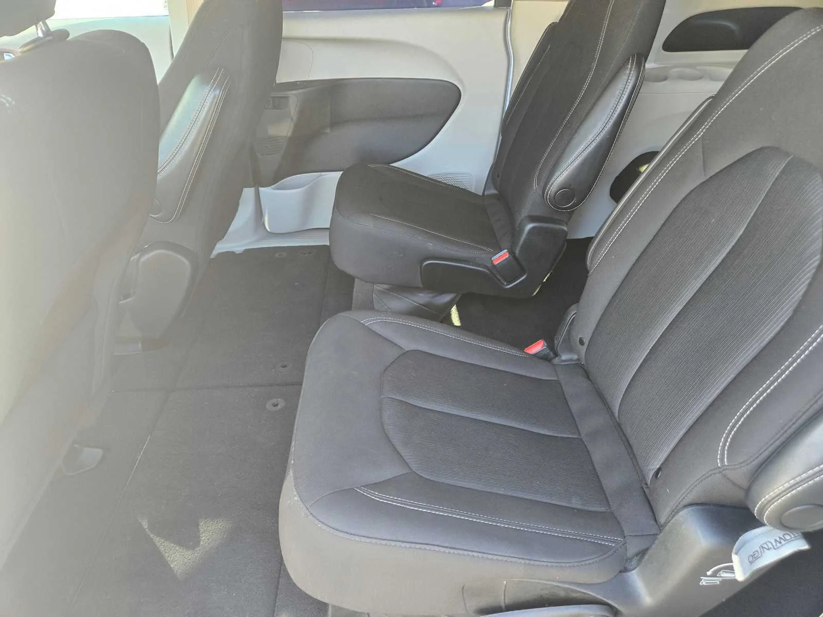 Used 2023  Chrysler LX image 14