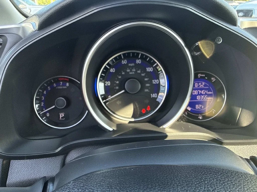 Used 2018  Honda Sport image 19
