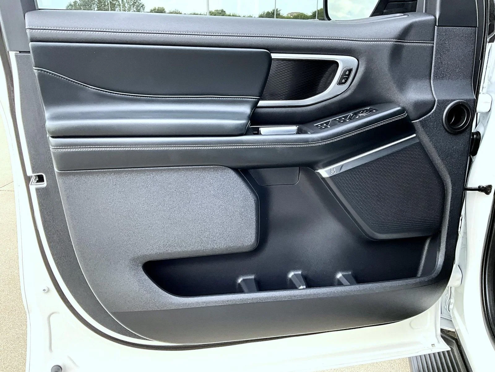 Used 2026 White Ford Platinum image 9