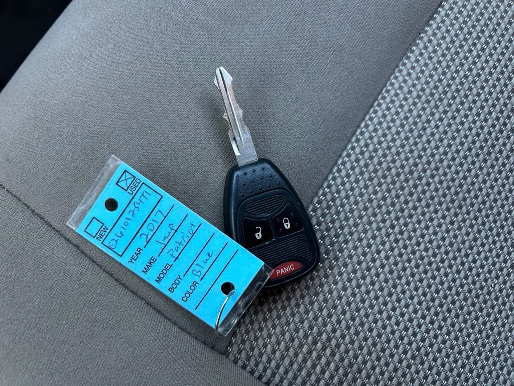 Used 2017 Blue Jeep Sport image 28
