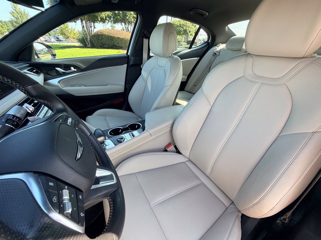Used 2025 White Genesis 2.5T image 25