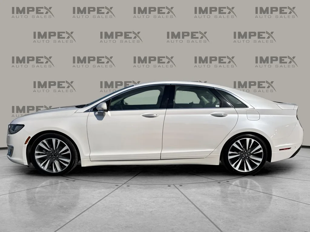 Used 2019 White Lincoln Reserve image 2