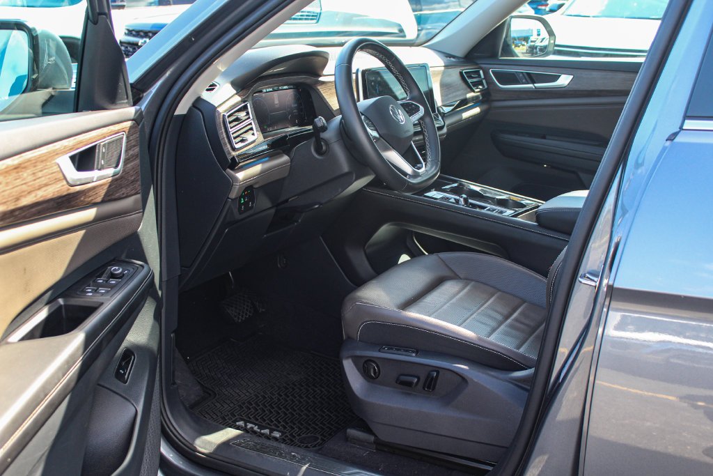 Used 2024 Gray Volkswagen 2.0T SEL image 11