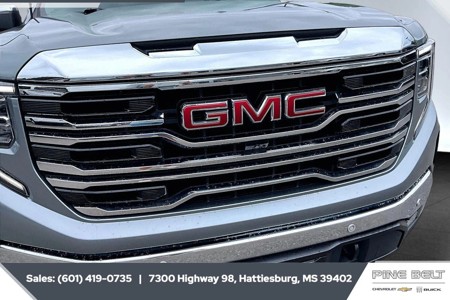 Used 2024 Sterling Metallic GMC SLT image 22