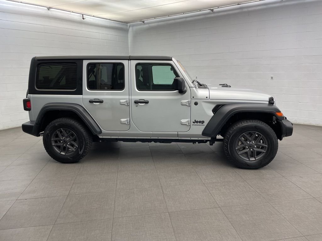 Used 2024 Silver Jeep Sport S image 4