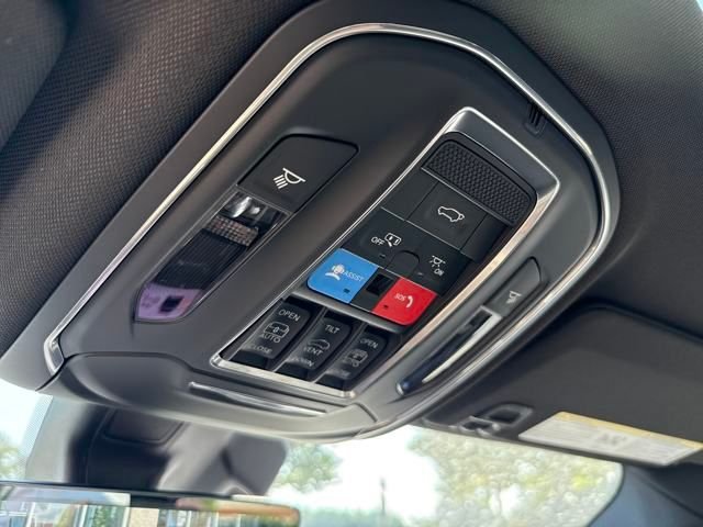2025 Jeep Grand Cherokee Overland - Photo 48