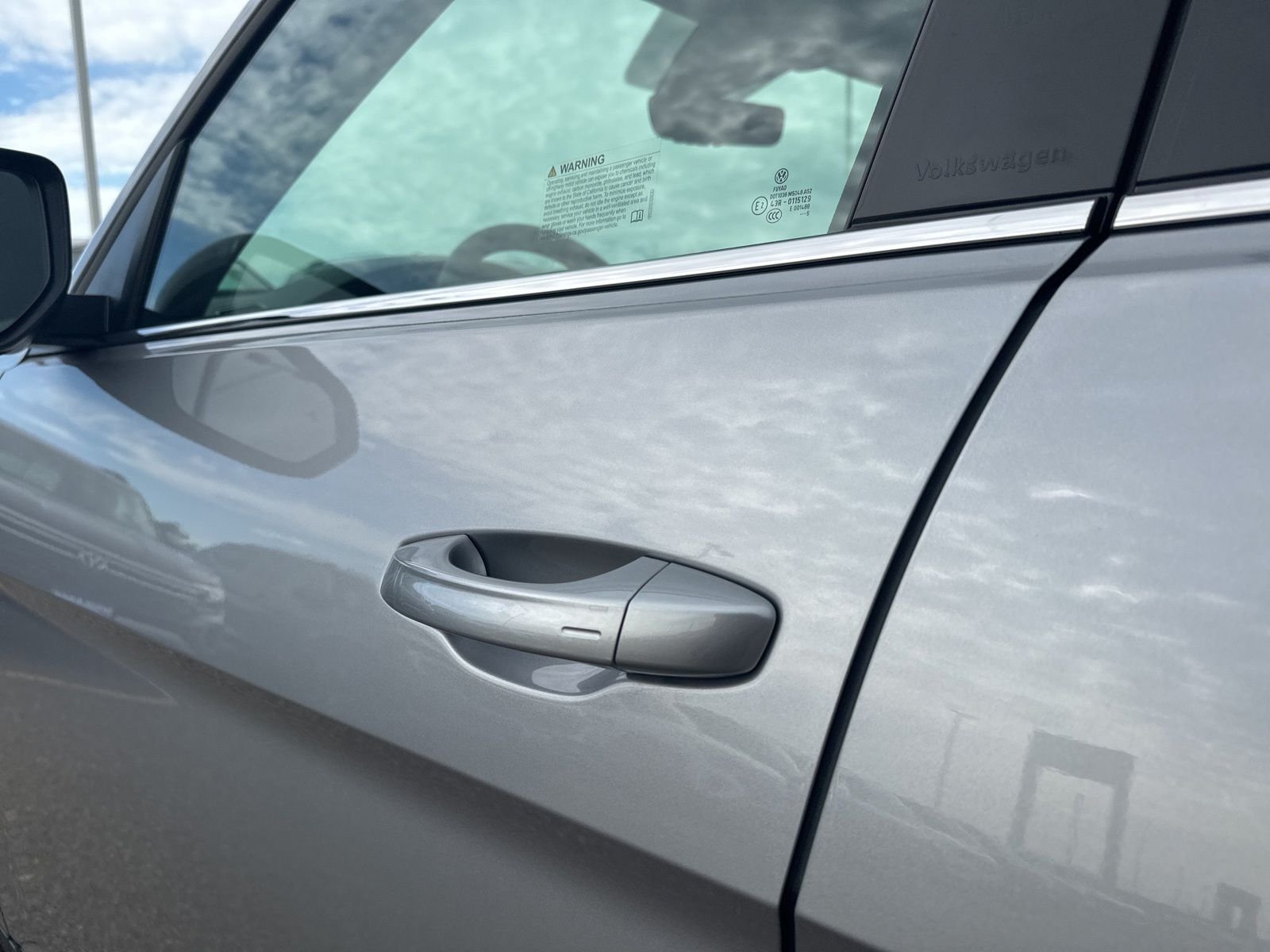 New 2026 Silver Volkswagen 2.0T SE w/Technology image 9