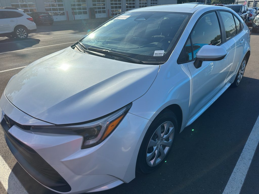 Used 2026 Wind Chill Pearl Toyota Hybrid LE image 2