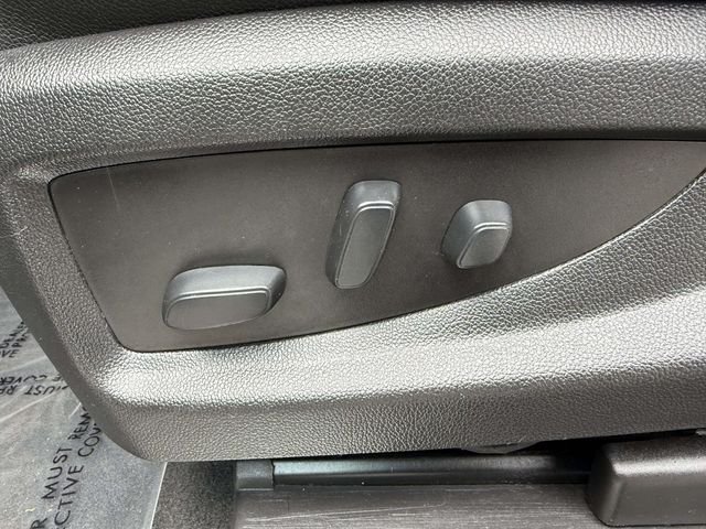 Used 2020 Gray Chevrolet LT image 28
