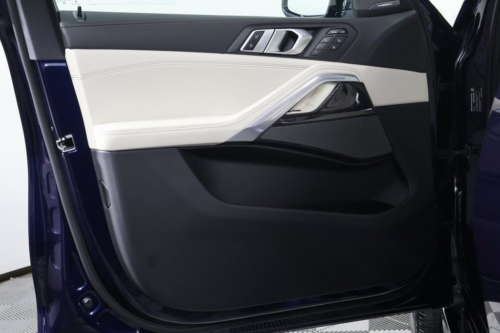 New 2027 Tanzanite Blue II Metallic BMW xDrive40i image 7