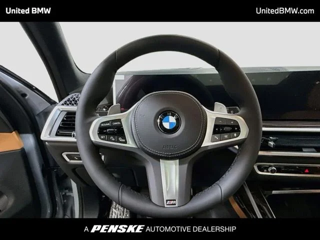 New 2027 Brooklyn Grey Metallic BMW X7 40i image 13