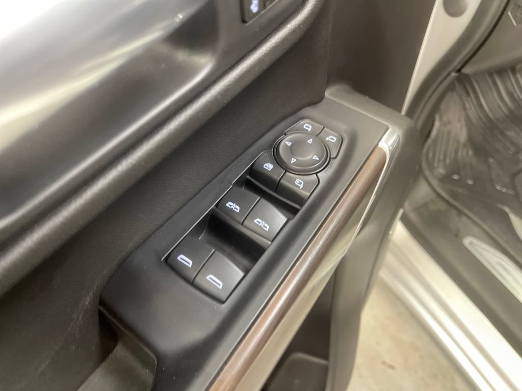 Used 2020 QUICKSILVER METALLIC GMC SLT image 16