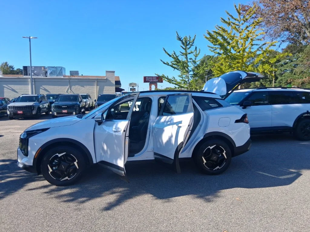 Used 2026 White Kia EX image 24