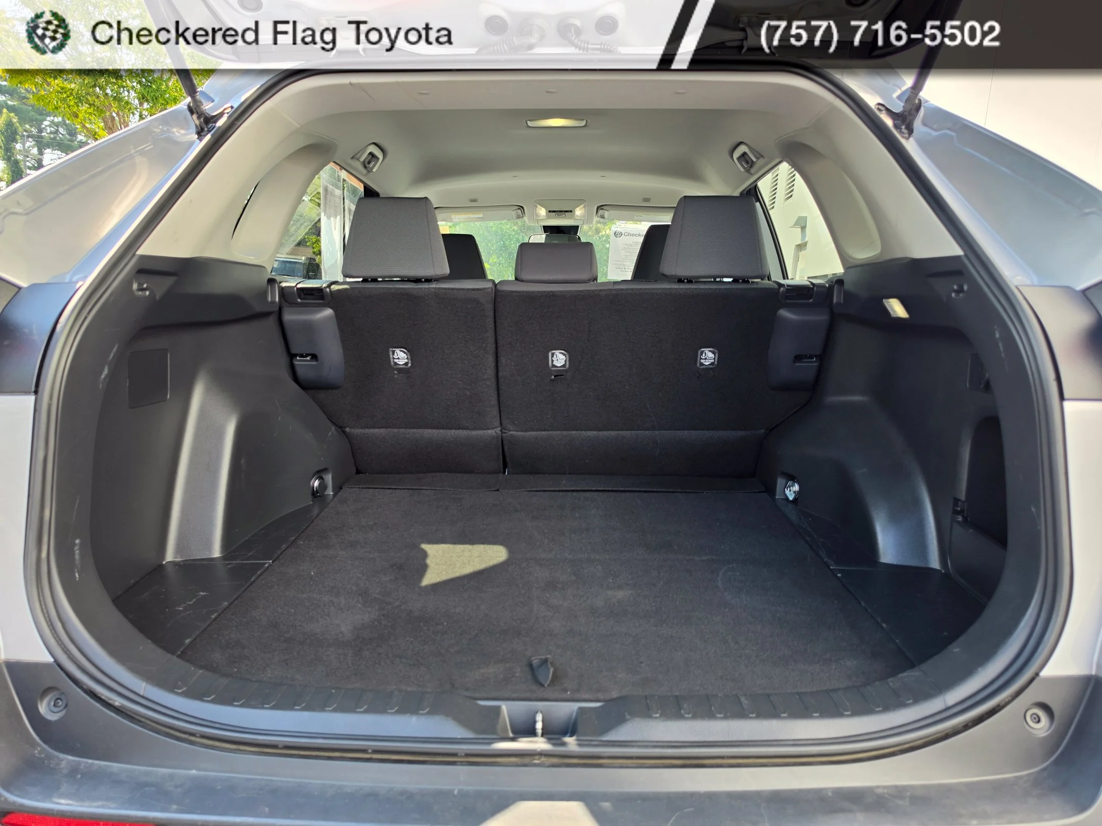 Used 2025 Silver Sky Metallic Toyota XLE image 12