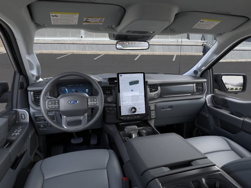 2025 Ford F-150 Lightning Flash - Photo 9