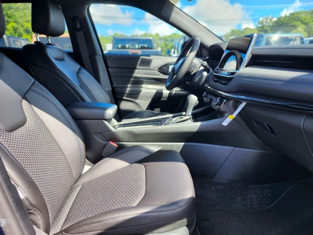 New 2026 Fathom Blue Pearl Coat Jeep Latitude image 11