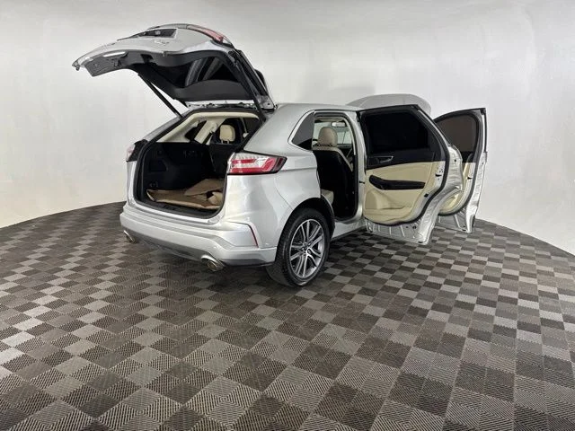 Used 2019 Silver Ford Titanium image 16