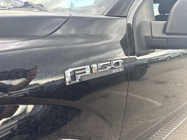 Used 2019 Agate Black Metallic Ford XLT image 15