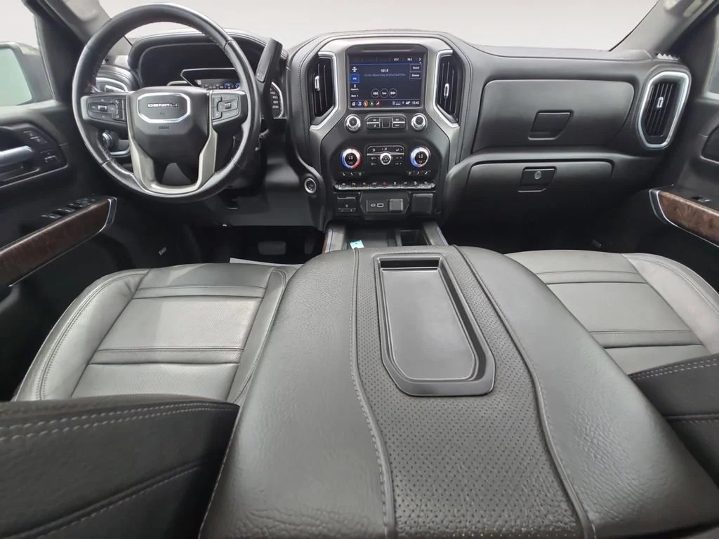 Used 2022 Gray GMC Denali image 10