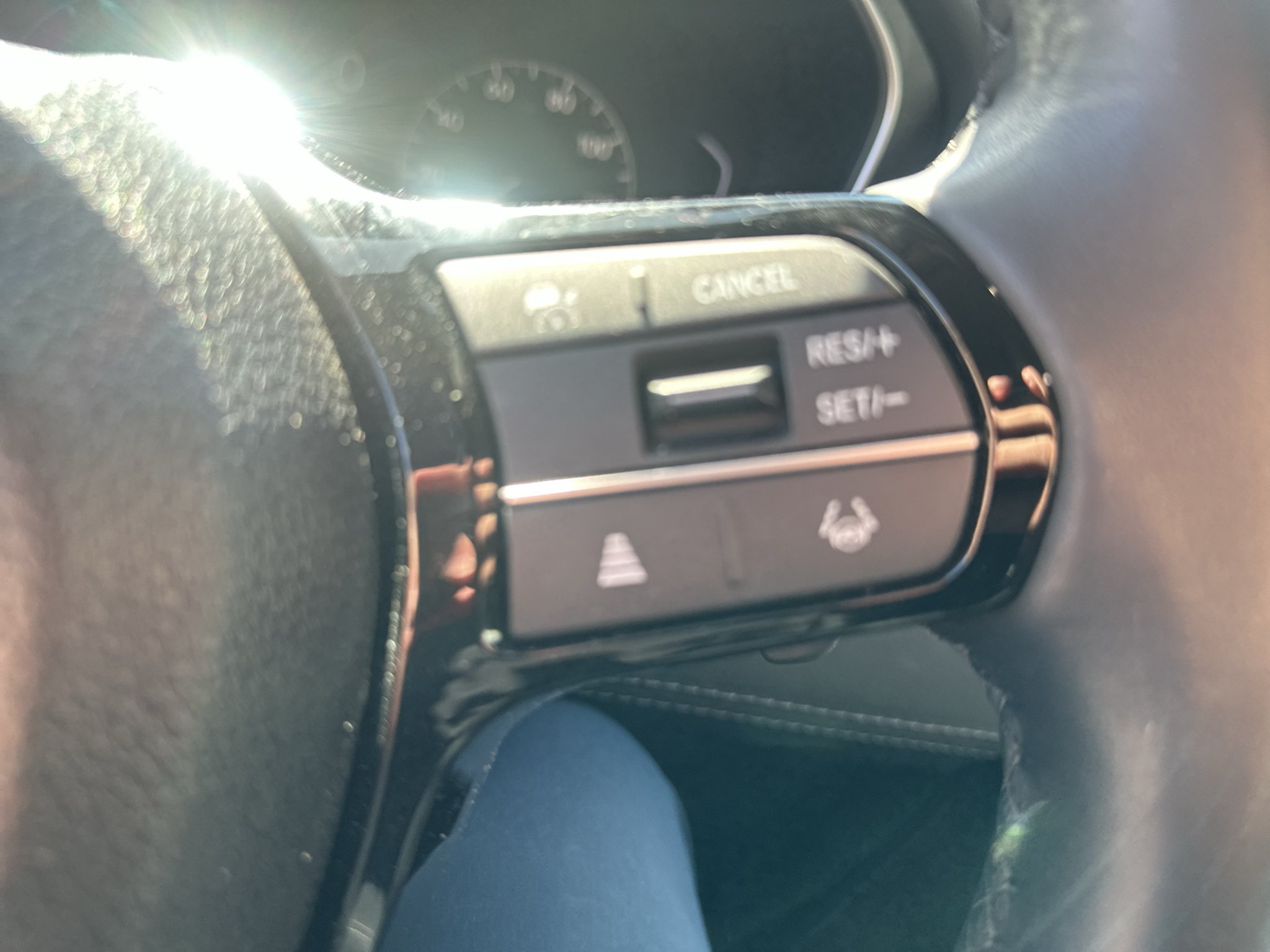 Used 2025 White Honda EX-L image 9