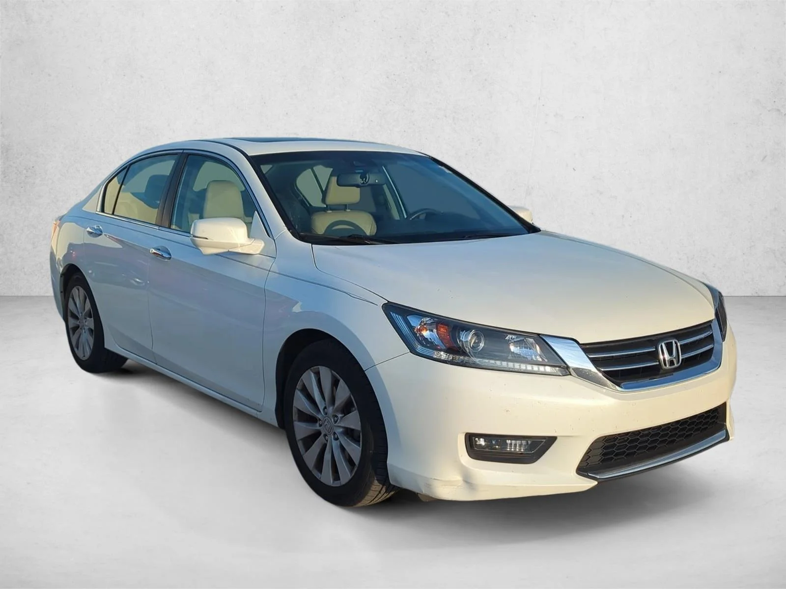 Used 2015 White Honda EX-L image 4