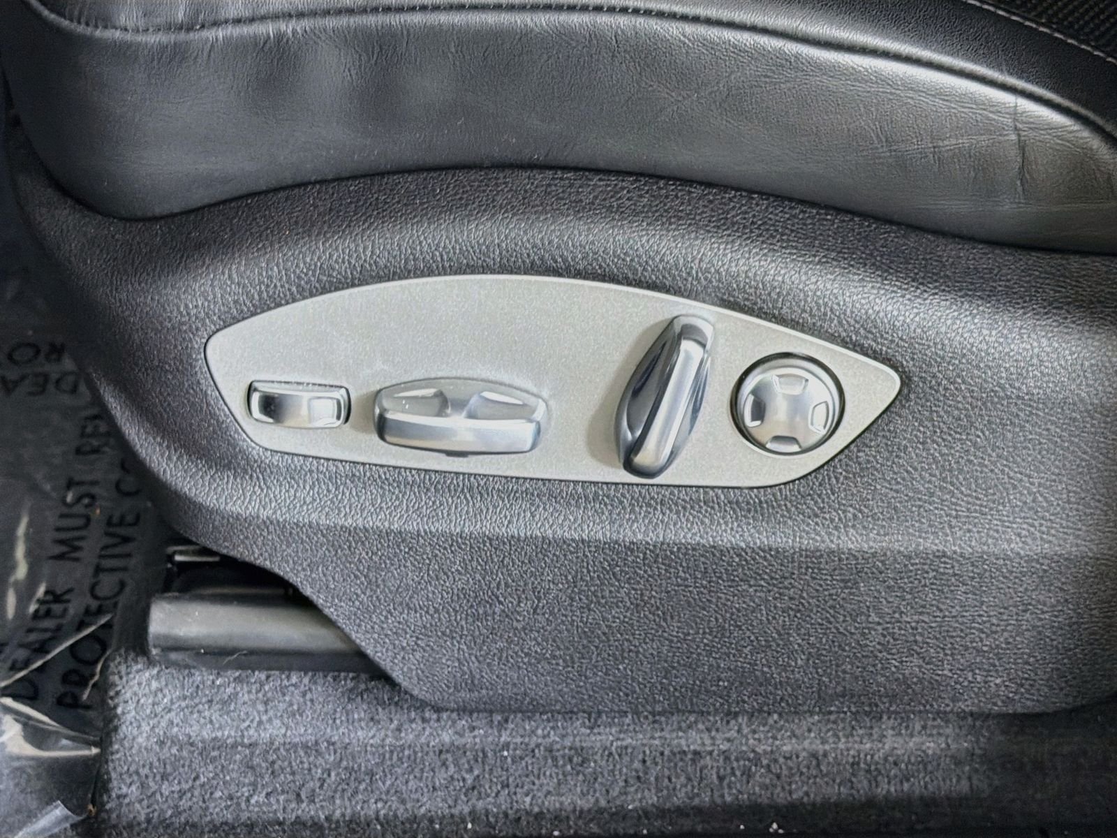 2025 Porsche Macan Base - Photo 24