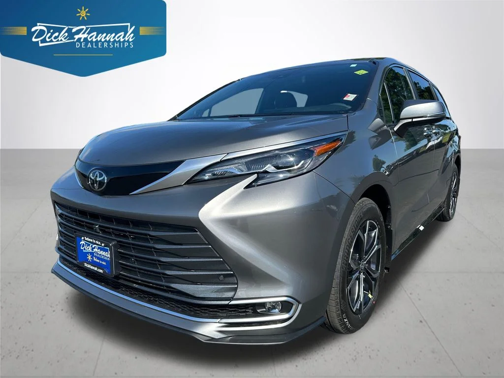 2026 Toyota Sienna Platinum 7-Passenger Hybrid AWD's photo