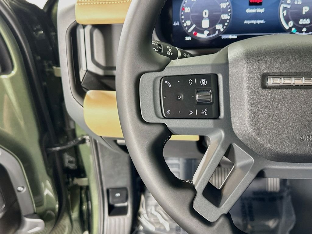 New 2026 Woolstone Green Land Rover X-Dynamic SE image 13