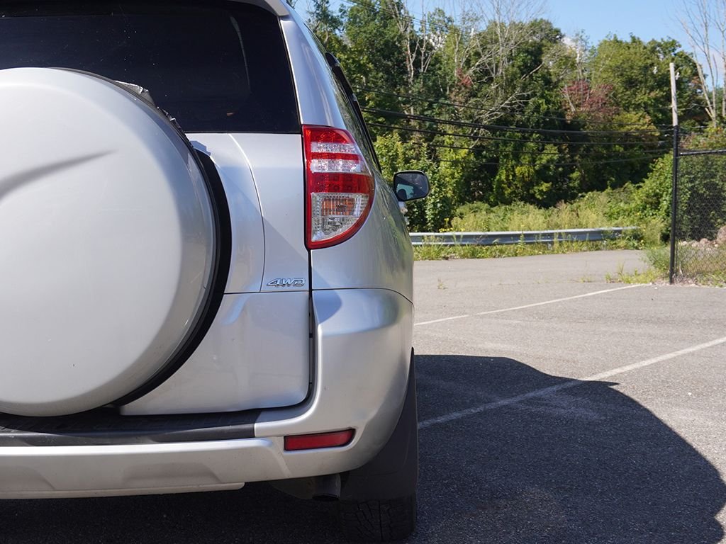 Used 2011 Silver Toyota Base image 11