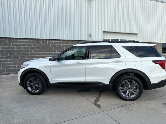 New 2026 Star White Metallic Tri-Coat Ford Active image 9