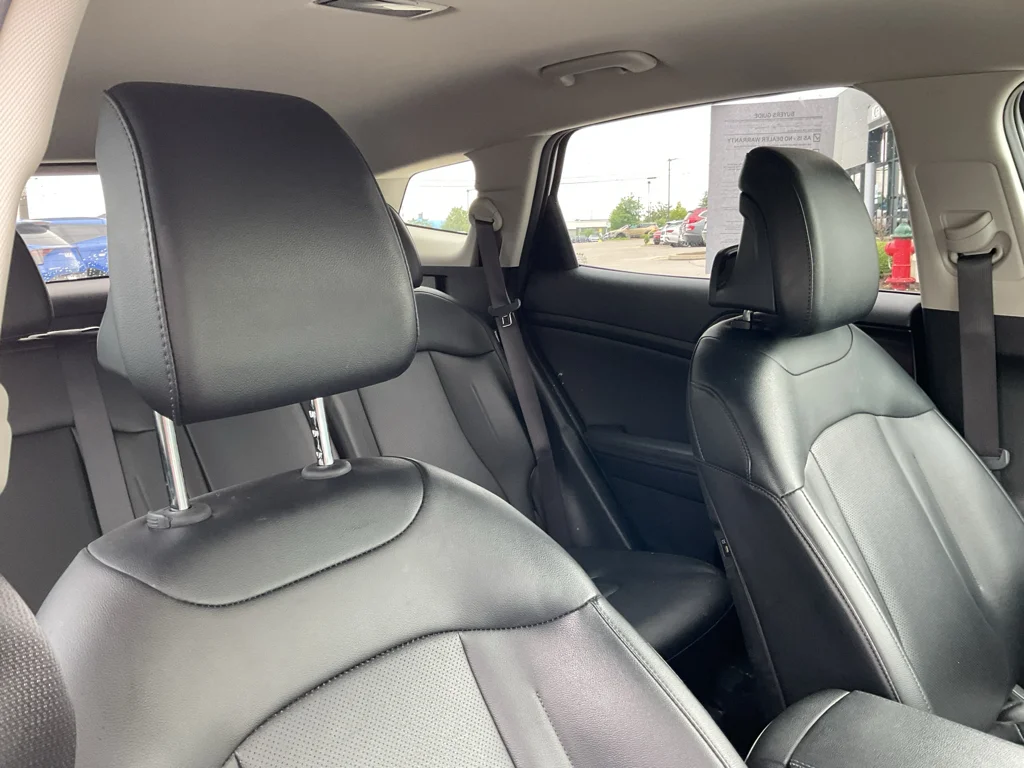 Used 2024 Glacial White Pearl Kia EX image 11