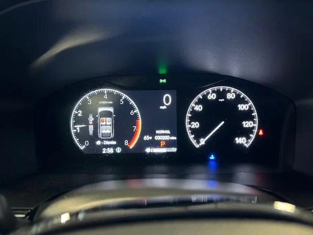 Used 2023 Lunar Silver Honda EX-L image 17