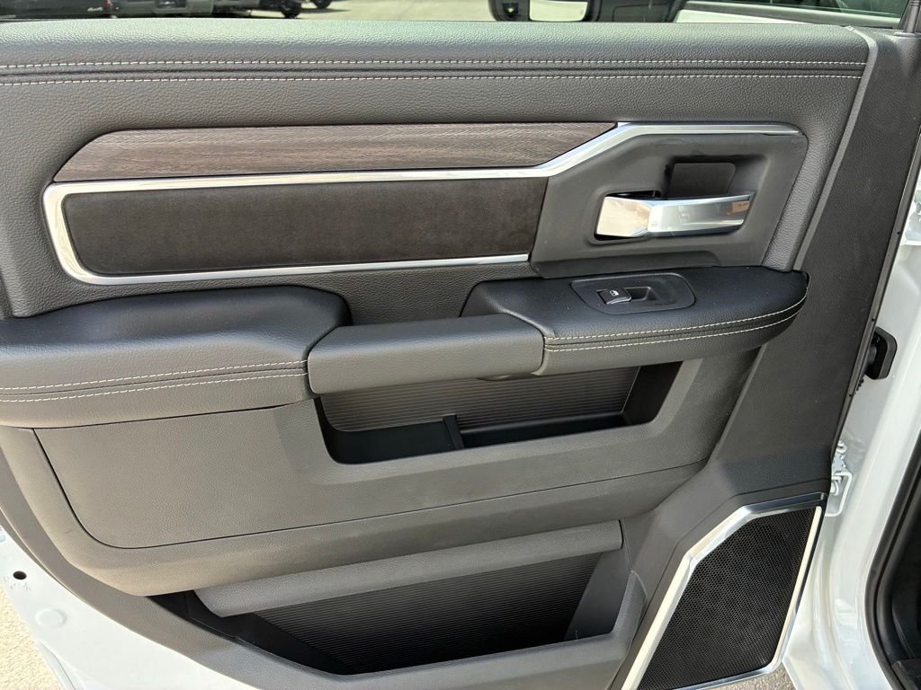 New 2026 Bright White Clear-Coat Exterior Paint RAM Laramie image 27