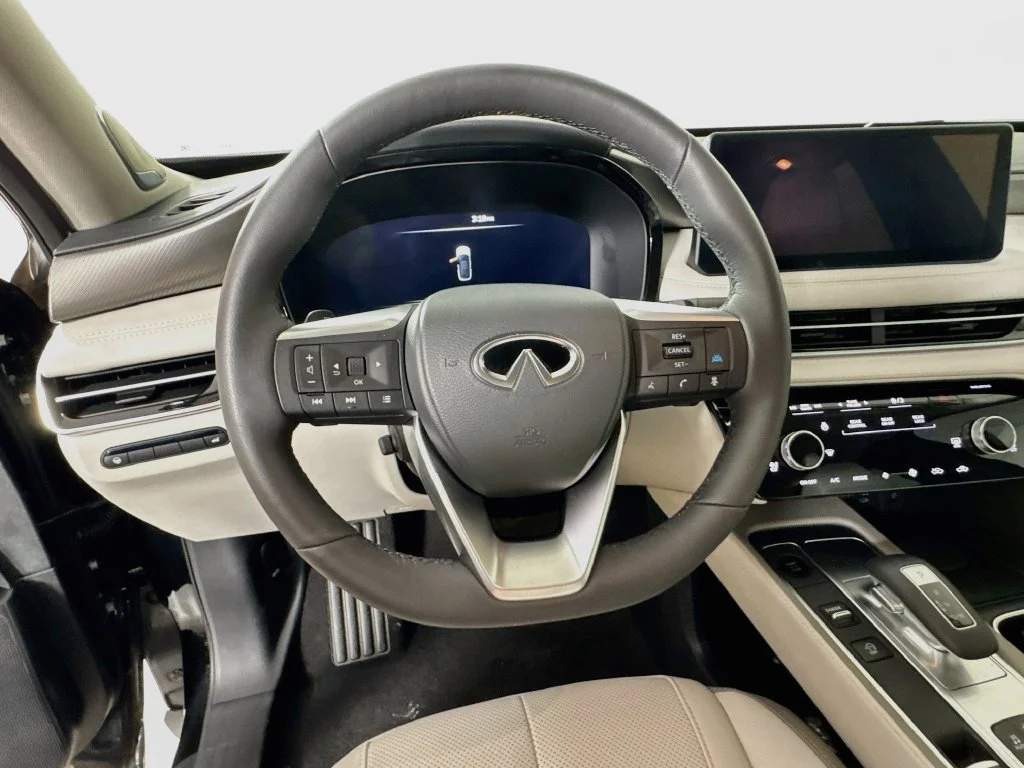 Certified Used 2027 Black INFINITI LUXE image 14