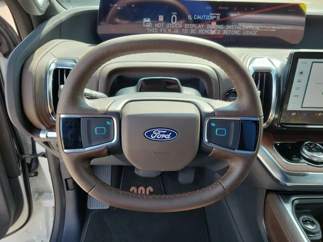 New 2027 Star White Metallic Tri-Coat Ford King Ranch® image 24