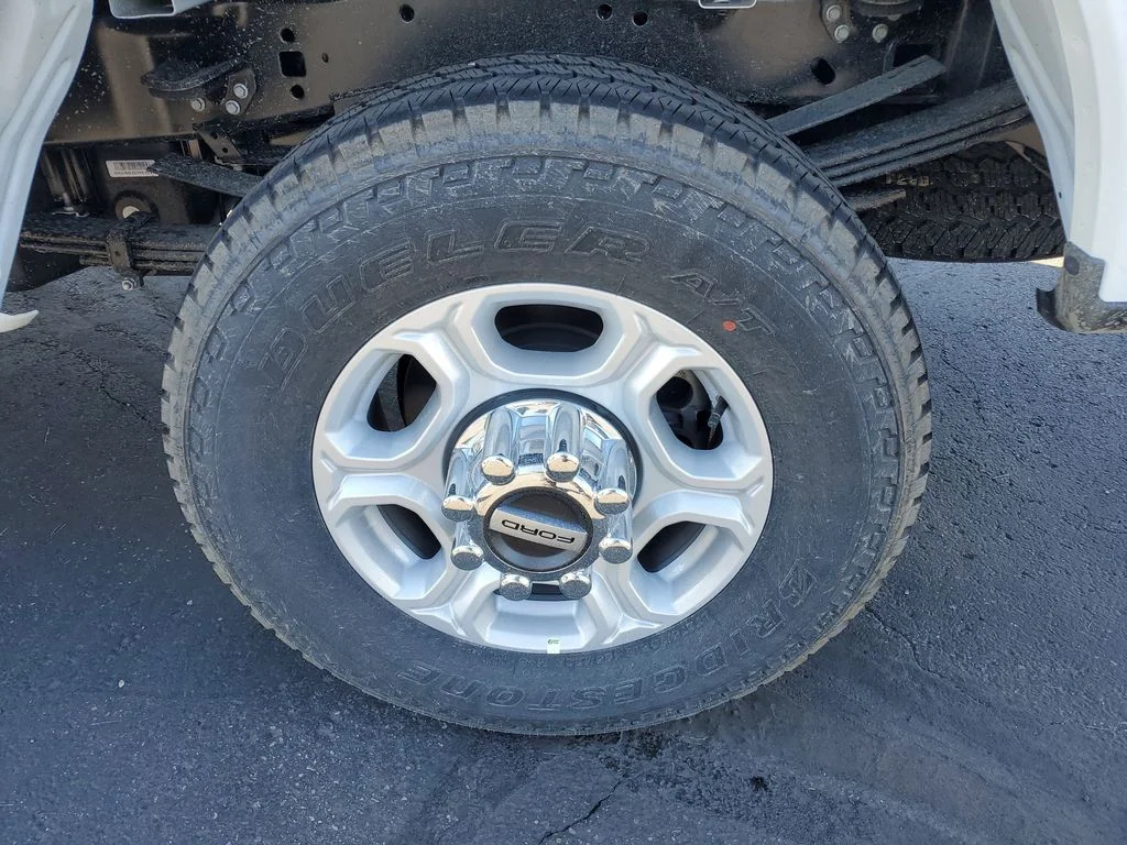 2026 Ford F-350 Super Duty XLT - Photo 29