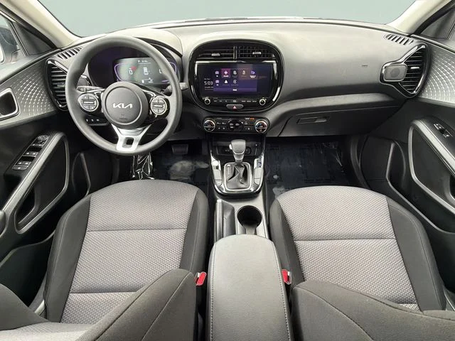 Used 2025 White Kia S image 27