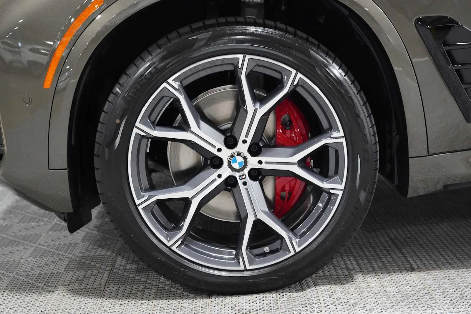 New 2026 Manhattan Green Metallic BMW xDrive40i image 7